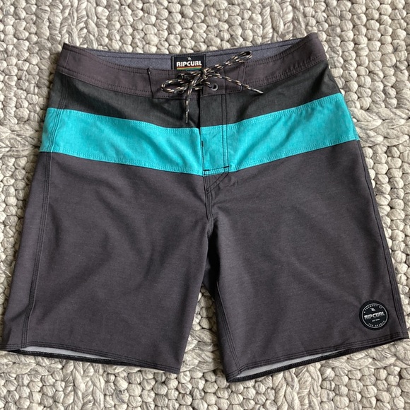 Rip Curl dark gray/teal performance board shorts - Picture 4 of 10